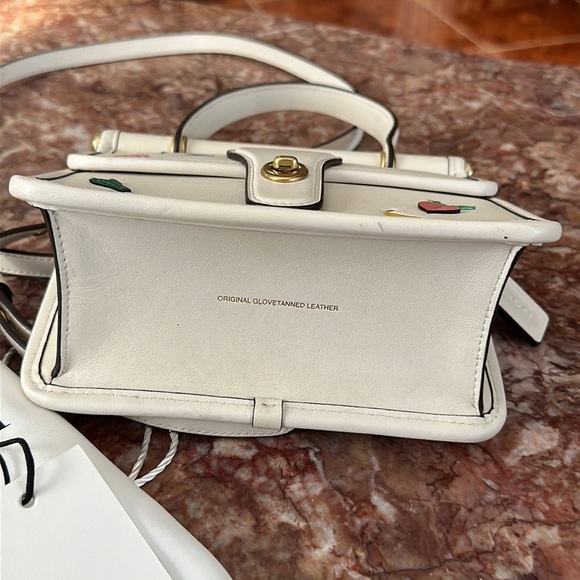 coach embroidered Willis purse w/dustbag - Picture 6 of 16